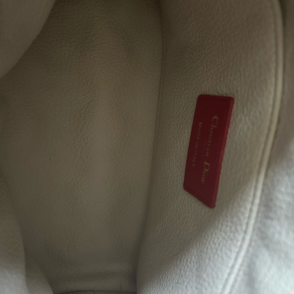 New DIOR Caro Lambskin Pouch ✨ Raspberry Lambskin - Picture 4 of 9